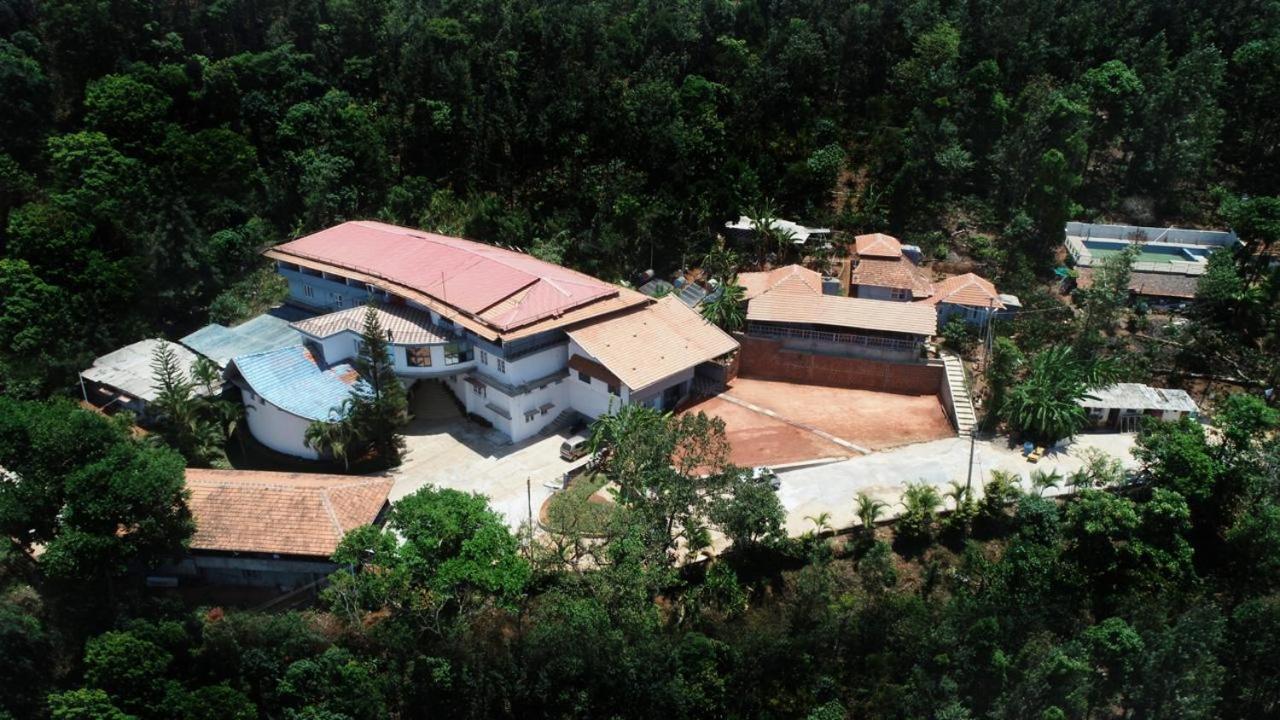 La Flora Beverly Hill Resort Madikeri Luaran gambar