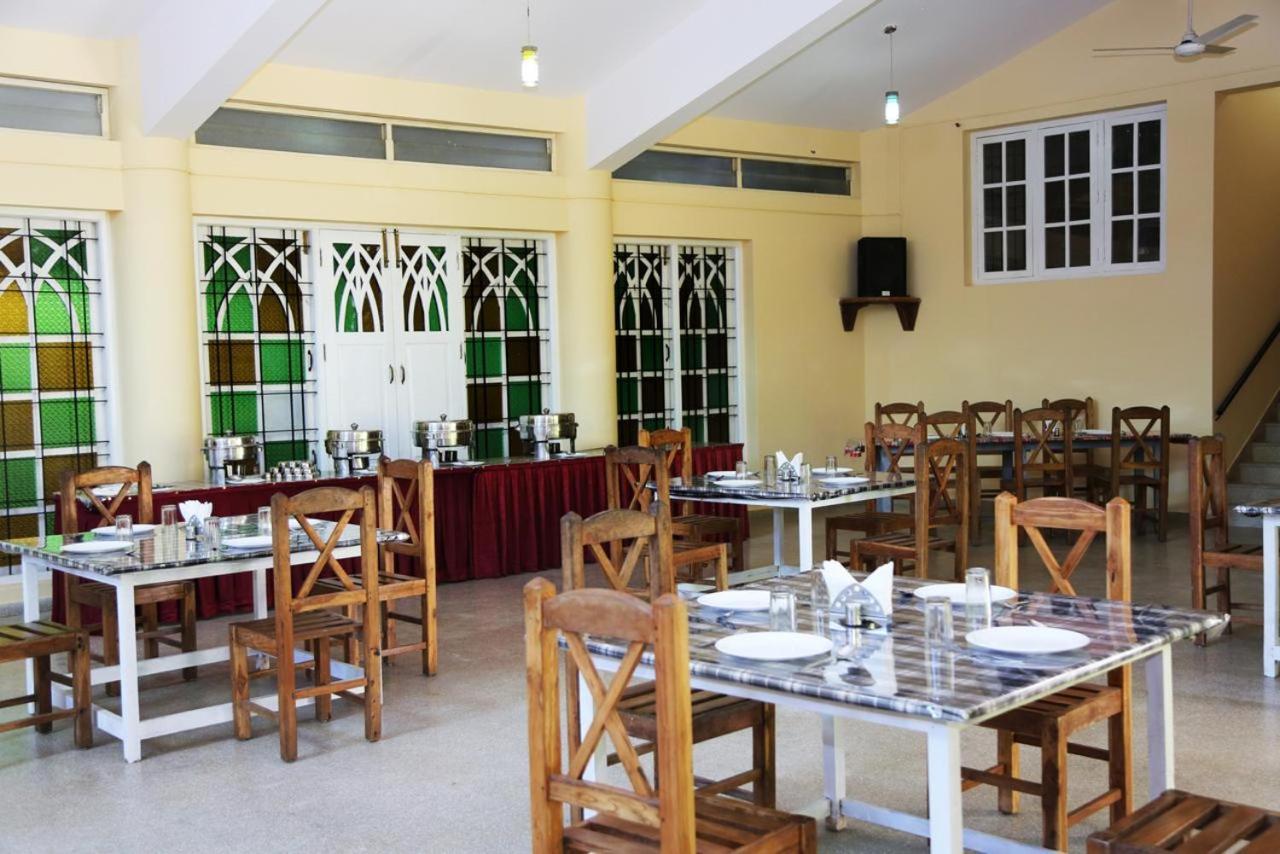 La Flora Beverly Hill Resort Madikeri Luaran gambar